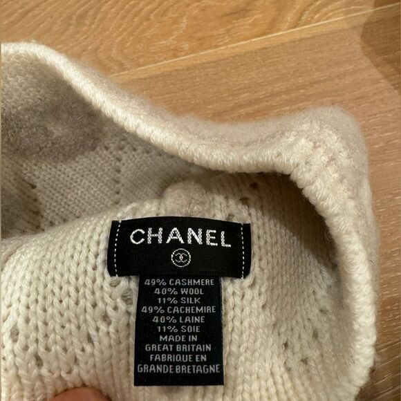 Chanel Beanie - Picture 3 of 5